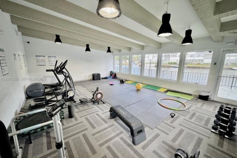 Снять в аренду кондоминиум в Холливуд, Флорида 2 спальни, 96.62м2, № 2066913 - фото 25