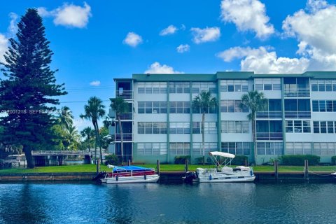 Снять в аренду кондоминиум в Холливуд, Флорида 2 спальни, 96.62м2, № 2066913 - фото 20