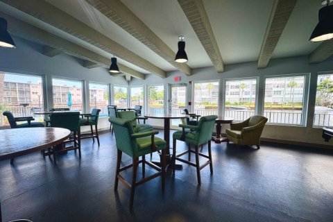 Снять в аренду кондоминиум в Холливуд, Флорида 2 спальни, 96.62м2, № 2066913 - фото 21