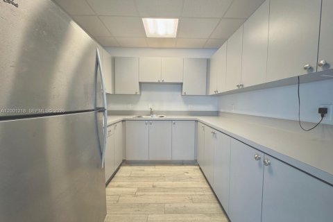 Снять в аренду кондоминиум в Холливуд, Флорида 2 спальни, 96.62м2, № 2066913 - фото 22