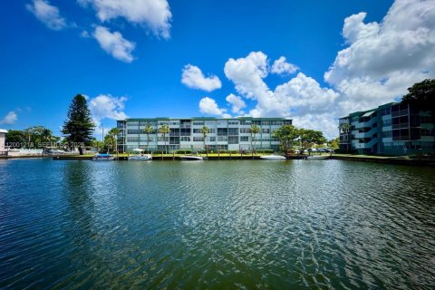 Снять в аренду кондоминиум в Холливуд, Флорида 2 спальни, 96.62м2, № 2066913 - фото 11