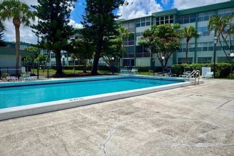 Снять в аренду кондоминиум в Холливуд, Флорида 2 спальни, 96.62м2, № 2066913 - фото 16