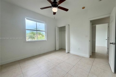 Villa ou maison à louer à Homestead, Floride: 3 chambres, 157.28 m2 № 2363754 - photo 14