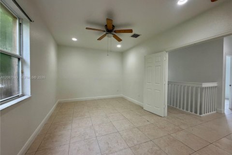 Villa ou maison à louer à Homestead, Floride: 3 chambres, 157.28 m2 № 2363754 - photo 9