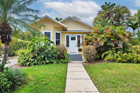 Commercial property in West Palm Beach, Florida 279.08 sq.m. № 2319762