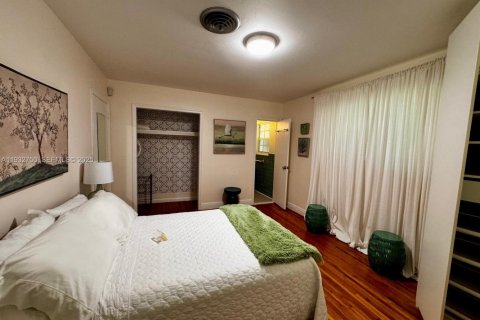 Casa en alquiler en Coral Gables, Florida, 3 dormitorios, 129.51 m2 № 1991086 - foto 20