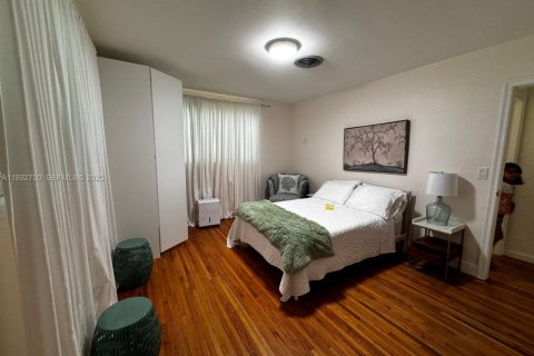 Casa en alquiler en Coral Gables, Florida, 3 dormitorios, 129.51 m2 № 1991086 - foto 21