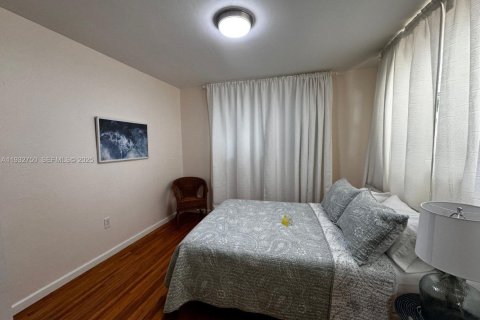 Casa en alquiler en Coral Gables, Florida, 3 dormitorios, 129.51 m2 № 1991086 - foto 25