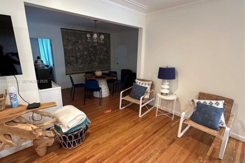 Casa en alquiler en Coral Gables, Florida, 3 dormitorios, 129.51 m2 № 1991086 - foto 11