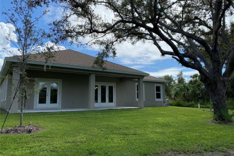 House in North Port, Florida 3 bedrooms, 208.84 sq.m. № 1219337 - photo 2