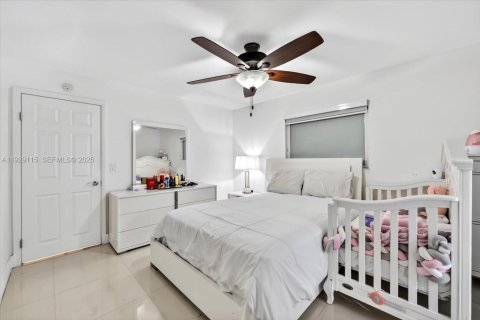 Casa en venta en Hialeah, Florida, 3 dormitorios, 117.8 m2 № 1987466 - foto 19