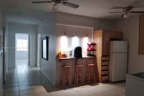 Condo in Miami, Florida, 2 bedrooms  № 1506799 - photo 3