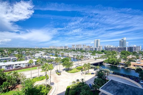 Купить кондоминиум в Халландейл-Бич, Флорида 1 спальня, 88.26м2, № 1920159 - фото 3