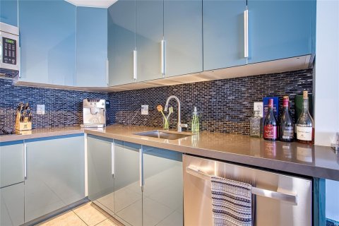 Купить кондоминиум в Халландейл-Бич, Флорида 1 спальня, 88.26м2, № 1920159 - фото 9