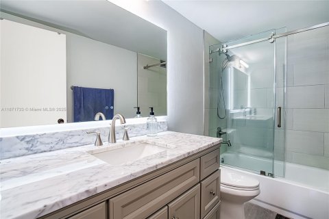 Купить кондоминиум в Халландейл-Бич, Флорида 1 спальня, 88.26м2, № 1920159 - фото 25