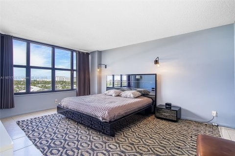 Купить кондоминиум в Халландейл-Бич, Флорида 1 спальня, 88.26м2, № 1920159 - фото 19