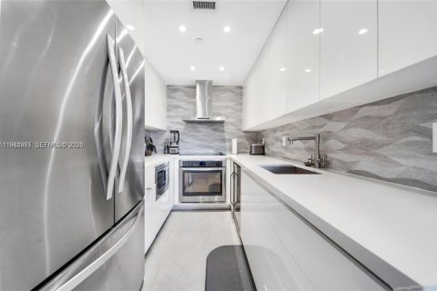 Copropriété à louer à Miami Beach, Floride: 63.17 m2 № 2043042 - photo 2