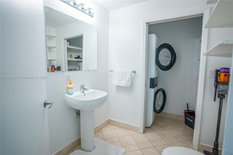 Condominio en venta en Miami, Florida, 2 dormitorios, 107.95 m2 № 1739701 - foto 22