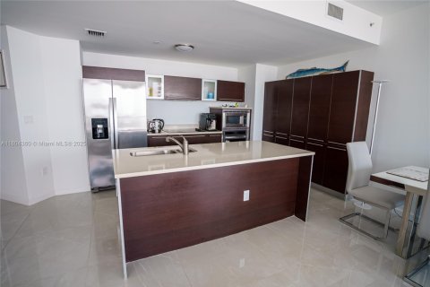 Condominio en venta en Miami, Florida, 2 dormitorios, 107.95 m2 № 1739701 - foto 8