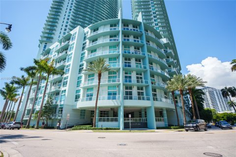 Condominio en venta en Miami, Florida, 2 dormitorios, 107.95 m2 № 1739701 - foto 1