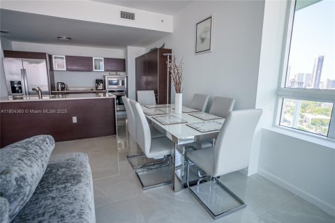 Condominio en venta en Miami, Florida, 2 dormitorios, 107.95 m2 № 1739701 - foto 9