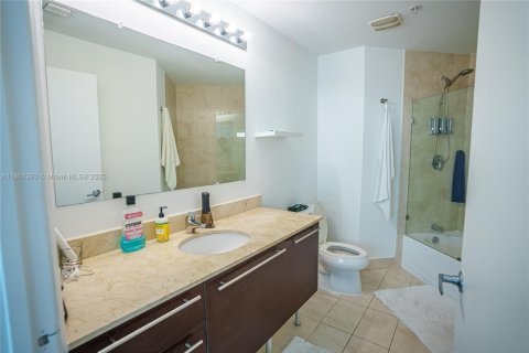 Condominio en venta en Miami, Florida, 2 dormitorios, 107.95 m2 № 1739701 - foto 16