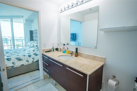 Condominio en venta en Miami, Florida, 2 dormitorios, 107.95 m2 № 1739701 - foto 15