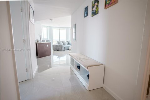 Condominio en venta en Miami, Florida, 2 dormitorios, 107.95 m2 № 1739701 - foto 6