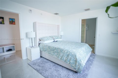 Condominio en venta en Miami, Florida, 2 dormitorios, 107.95 m2 № 1739701 - foto 18