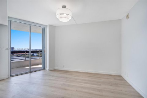 Купить кондоминиум в Авентура, Флорида 2 спальни, 109.72м2, № 2043586 - фото 30