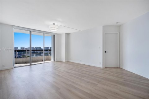 Купить кондоминиум в Авентура, Флорида 2 спальни, 109.72м2, № 2043586 - фото 24