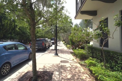Townhouse in Doral, Florida 4 bedrooms, 226.5 sq.m. № 1943419 - photo 2
