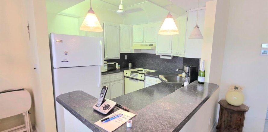 Condo in Pompano Beach, Florida, 2 bedrooms № 2173378