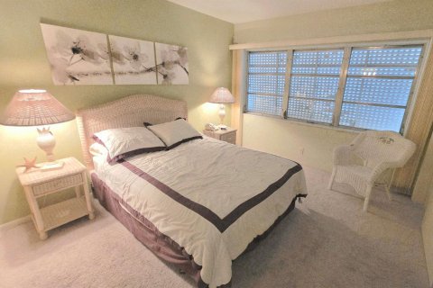 Condo in Pompano Beach, Florida, 2 bedrooms № 2173378 - photo 9
