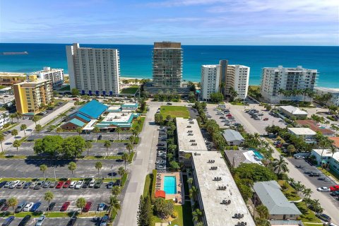 Condo in Pompano Beach, Florida, 2 bedrooms № 2173378 - photo 5