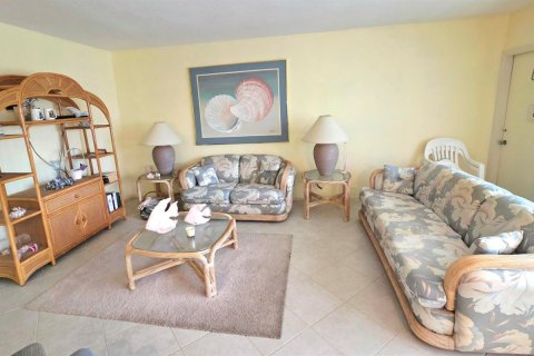 Condo in Pompano Beach, Florida, 2 bedrooms № 2173378 - photo 4