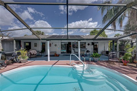 House in Apollo Beach, Florida 3 bedrooms, 147.71 sq.m. № 2166389 - photo 30