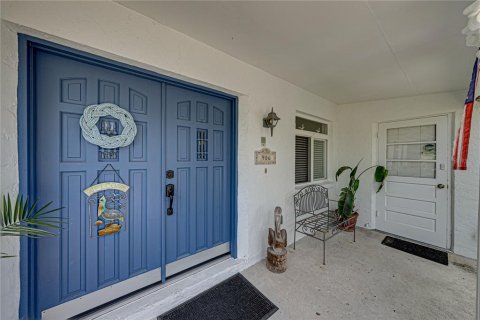 House in Apollo Beach, Florida 3 bedrooms, 147.71 sq.m. № 2166389 - photo 4