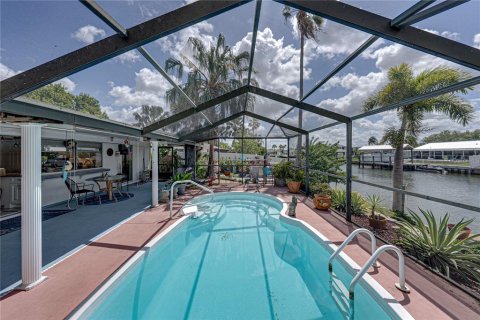 House in Apollo Beach, Florida 3 bedrooms, 147.71 sq.m. № 2166389 - photo 28
