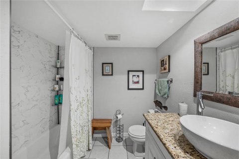 House in Apollo Beach, Florida 3 bedrooms, 147.71 sq.m. № 2166389 - photo 18