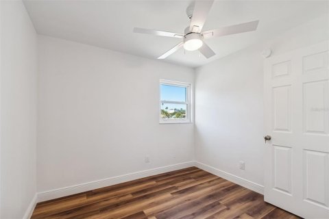 Apartment in Madeira Beach, Florida 2 bedrooms, 65.22 sq.m. № 2224843 - photo 28