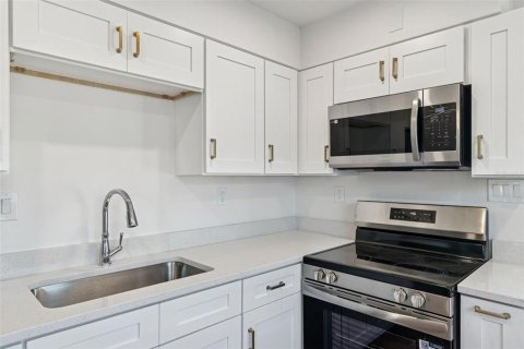 Apartment in Madeira Beach, Florida 2 bedrooms, 65.22 sq.m. № 2224843 - photo 15