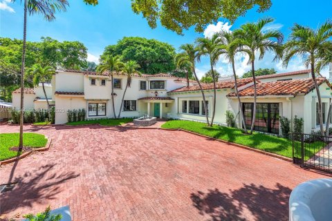 House in Miami Beach, Florida 6 bedrooms, 569.68 sq.m. № 1992479 - photo 1