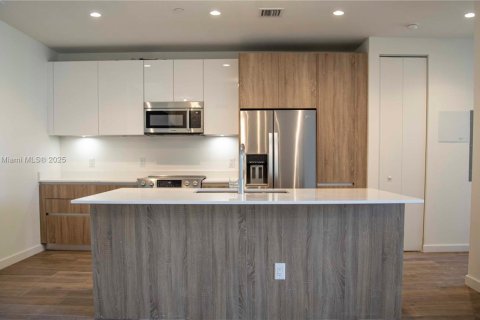 Снять в аренду кондоминиум в Майами, Флорида 4 спальни, 188.03м2, № 1941439 - фото 2