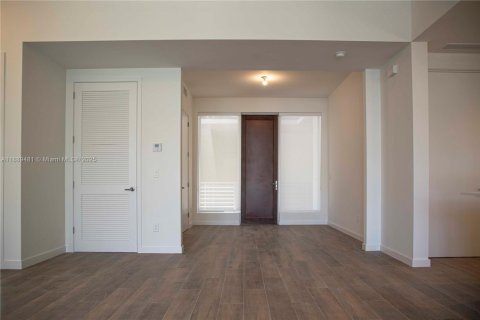 Снять в аренду кондоминиум в Майами, Флорида 4 спальни, 188.03м2, № 1941439 - фото 4