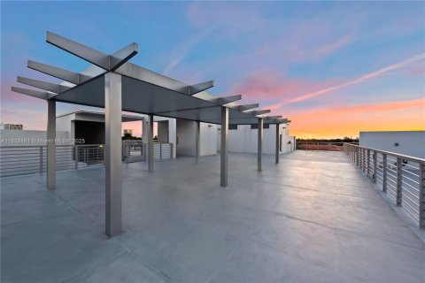 Снять в аренду кондоминиум в Майами, Флорида 4 спальни, 188.03м2, № 1941439 - фото 18