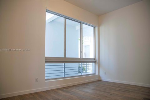 Снять в аренду кондоминиум в Майами, Флорида 4 спальни, 188.03м2, № 1941439 - фото 9