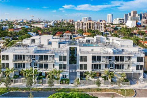 Снять в аренду кондоминиум в Майами, Флорида 4 спальни, 188.03м2, № 1941439 - фото 11