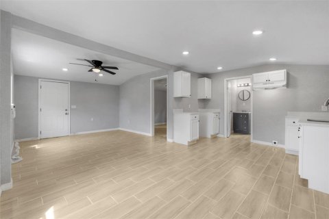 Apartment in Lake Wales, Florida 4 bedrooms, 178.37 sq.m. № 1564174 - photo 25