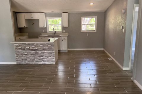 Apartment in Lake Wales, Florida 4 bedrooms, 178.37 sq.m. № 1564174 - photo 3